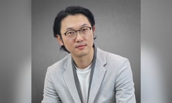 How a chance encounter inspired William Xin’s broking journey